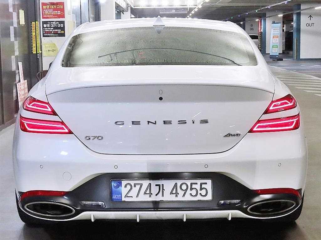 Genesis G70 - Vista 5