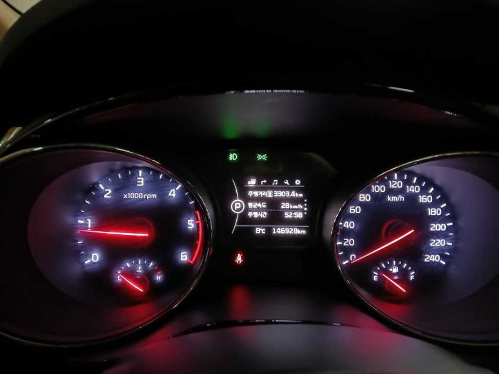 KIA Carnival - Vista 9