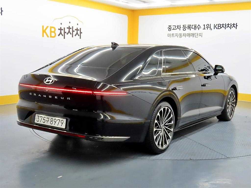 HYUNDAI Grandeur - Vista 4