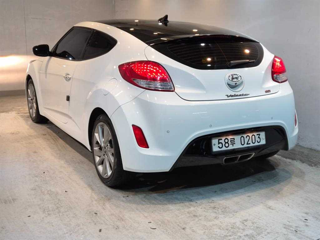 HYUNDAI Veloster - Vista 4