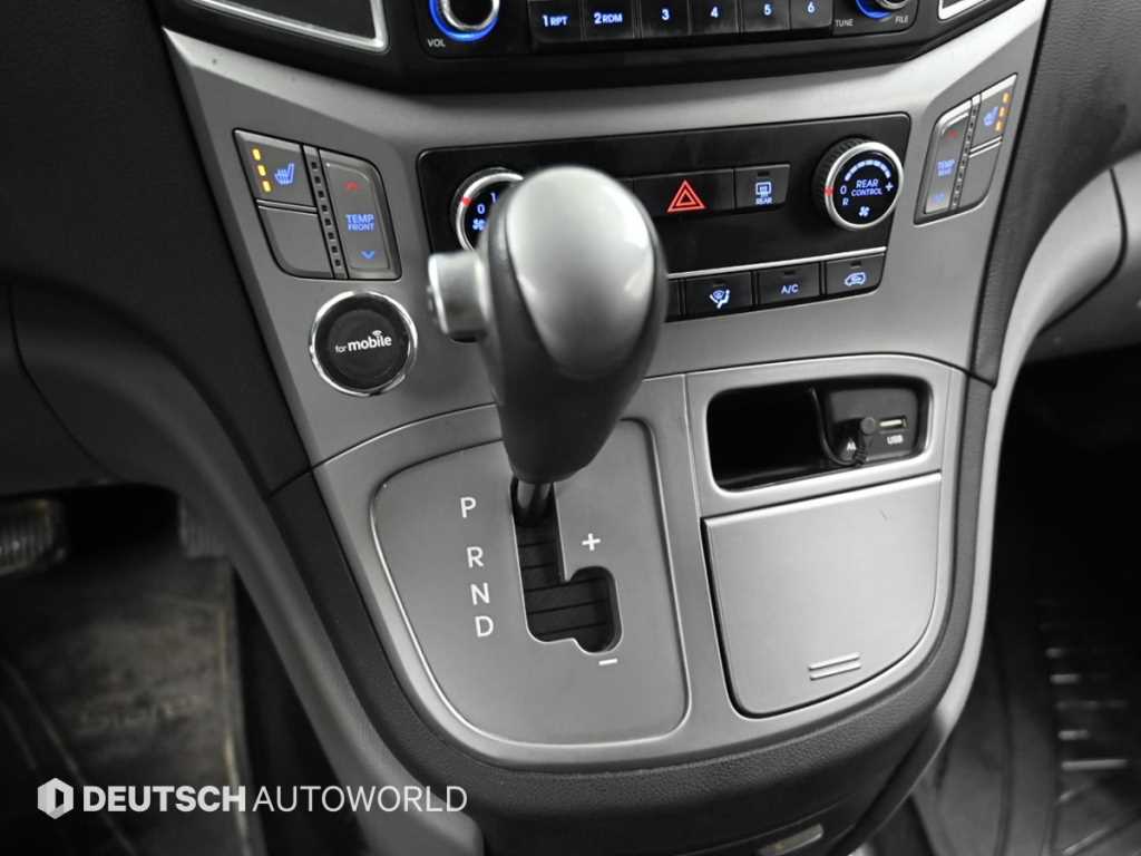 HYUNDAI Starex - Vista 9