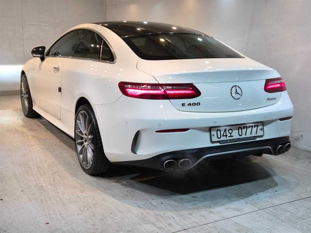 Mercedes Benz E class - Vista 4