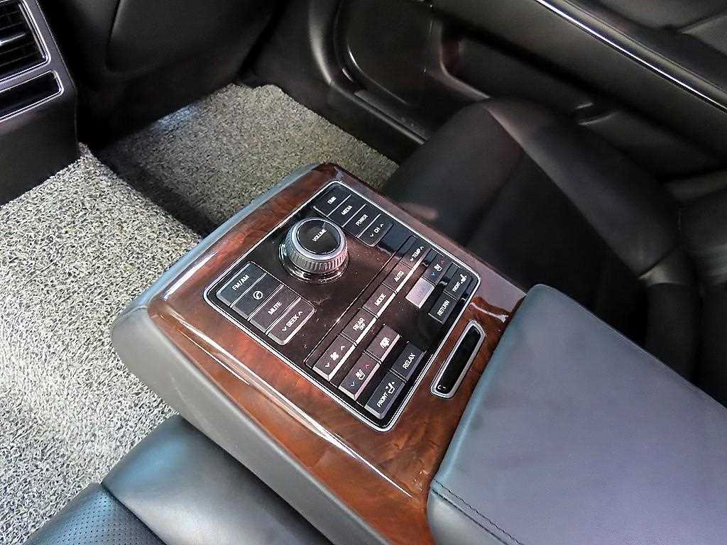 HYUNDAI Equus 2013 Negro - Importación desde Corea - HF Imports Iquique - Foto 16