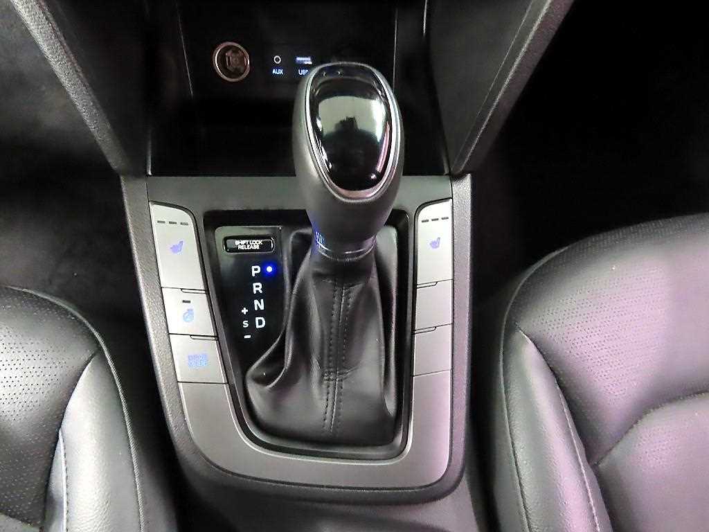 HYUNDAI Avante - Vista 10