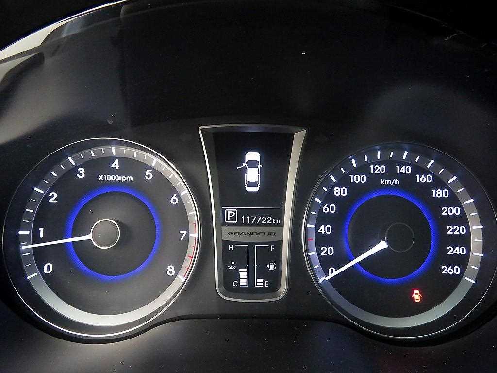 HYUNDAI Grandeur 2012 Negro - Importación desde Corea - HF Imports Iquique - Foto 13