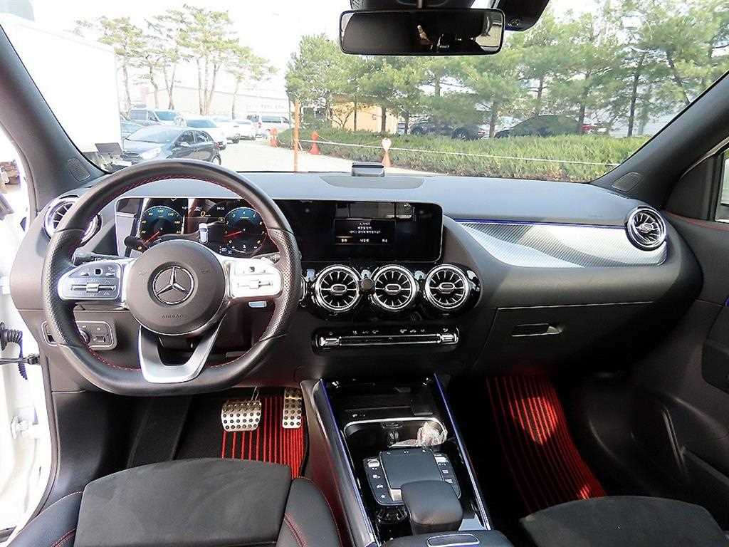 Mercedes Benz GLA Class - Vista 7