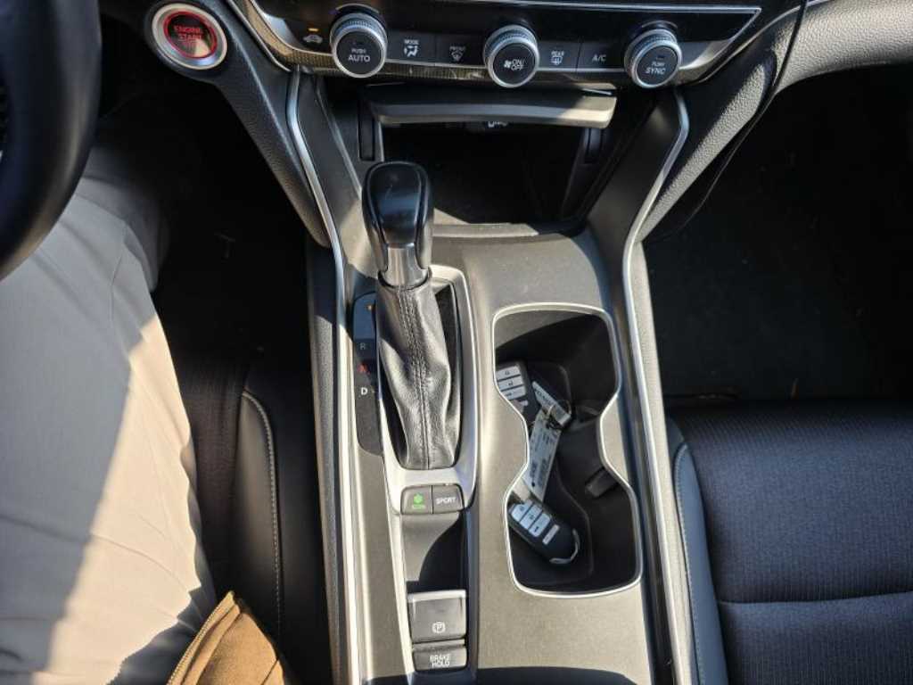 Honda Accord - Vista 9