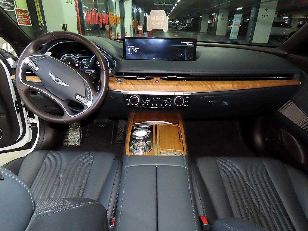 Genesis G80 - Vista 10