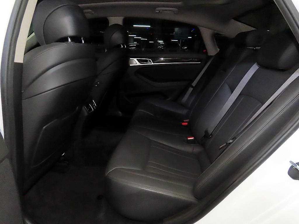 Genesis G80 - Vista 7