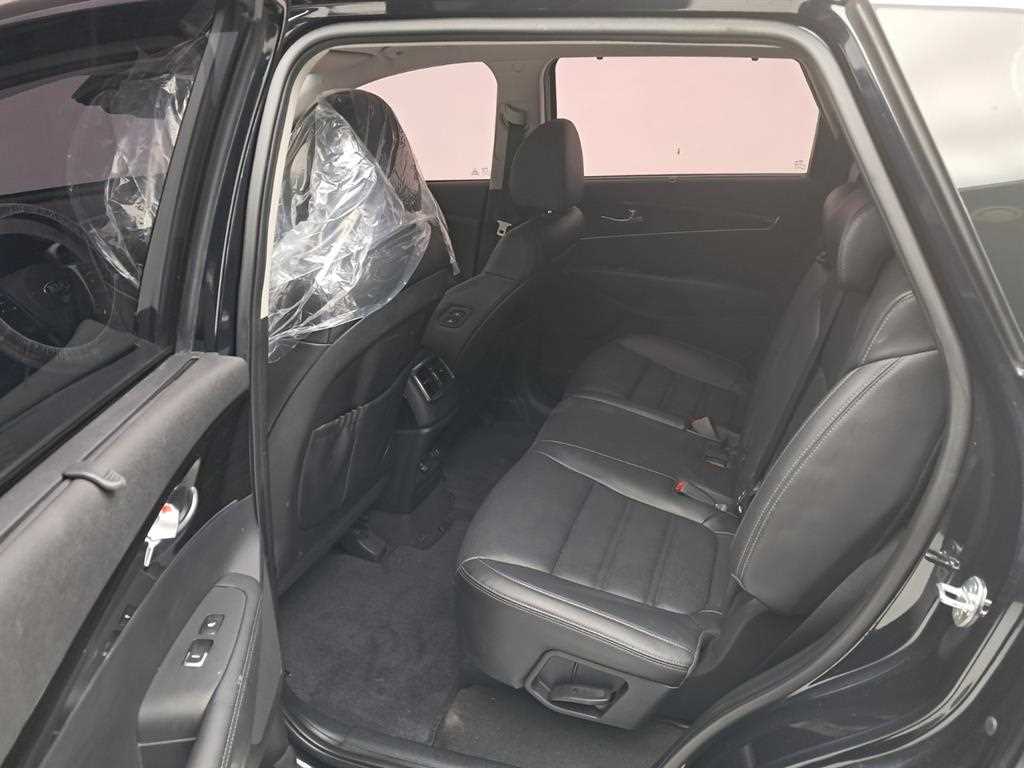 KIA Sorento - Vista 12