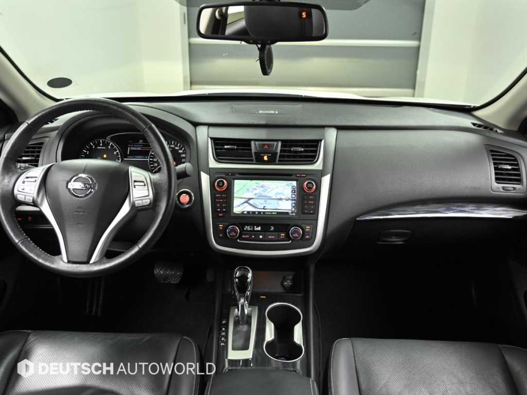 Nissan Altima - Vista 7