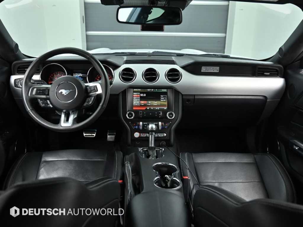 Ford Mustang - Vista 7