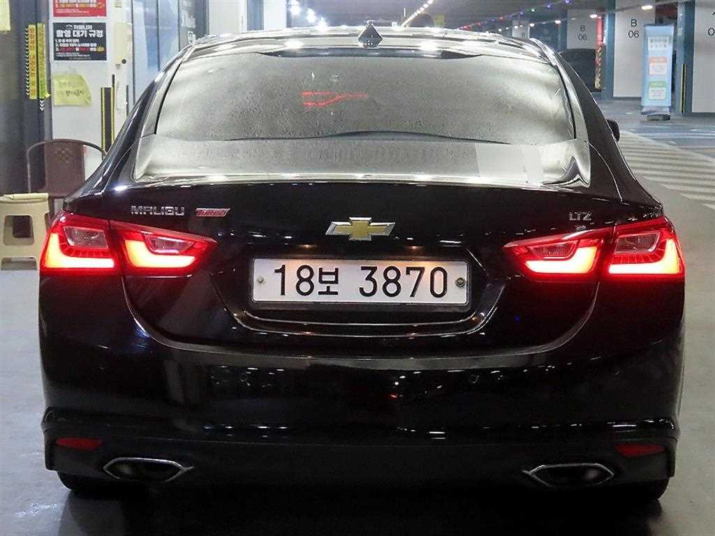 Chevrolet Malibu - Vista 5