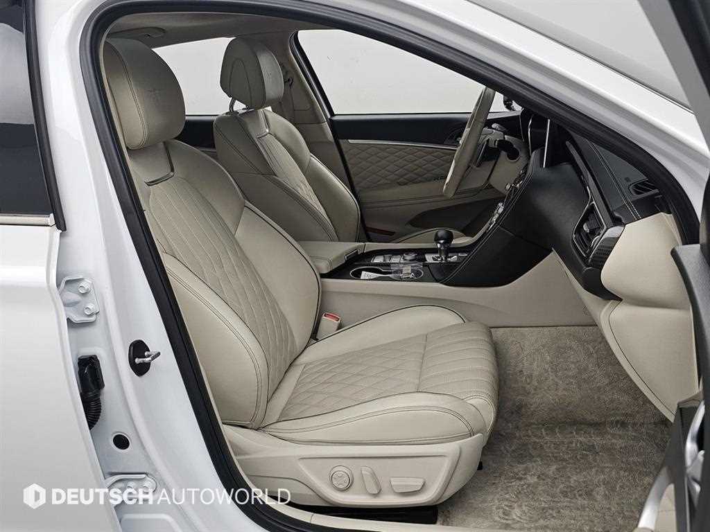 Genesis G70 - Vista 10