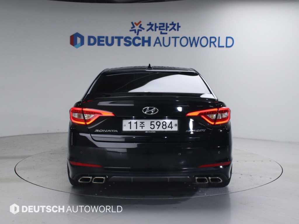 HYUNDAI Sonata - Vista 4