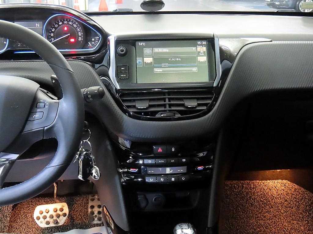 Peugeot 2008 - Vista 11