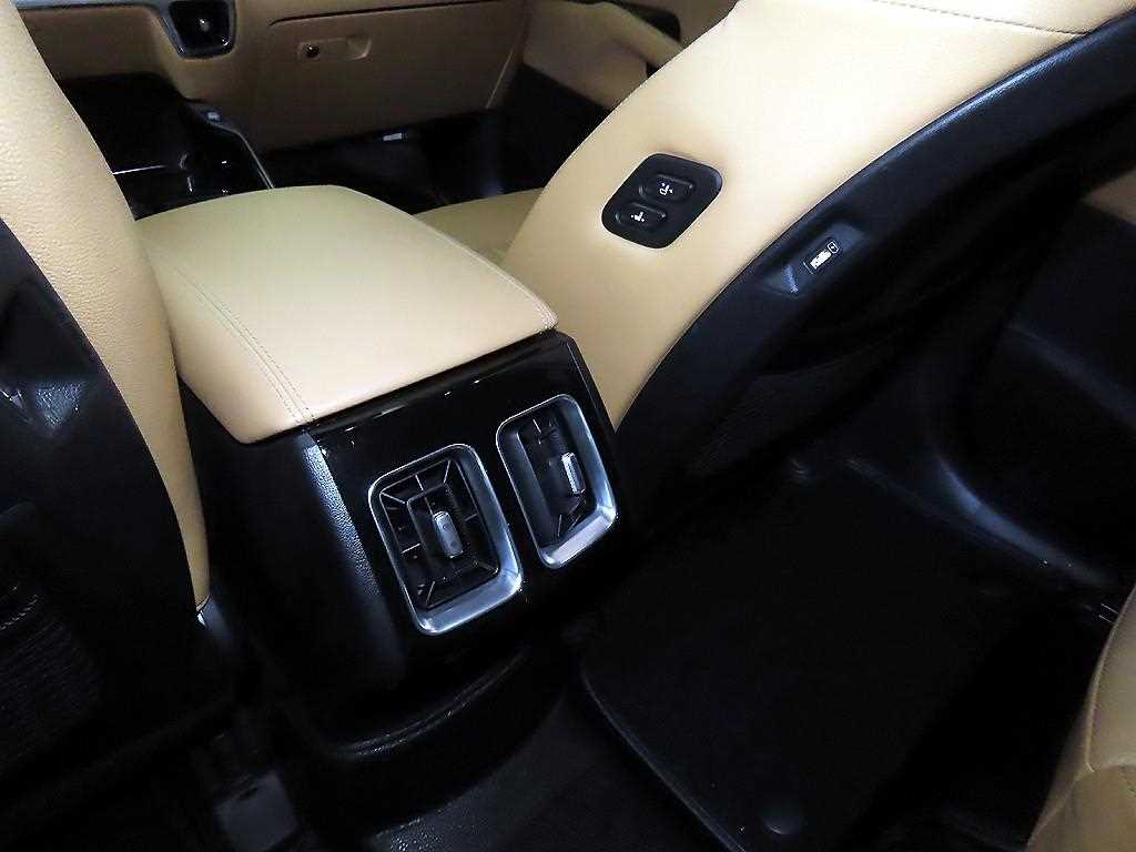 KIA Sorento - Vista 11