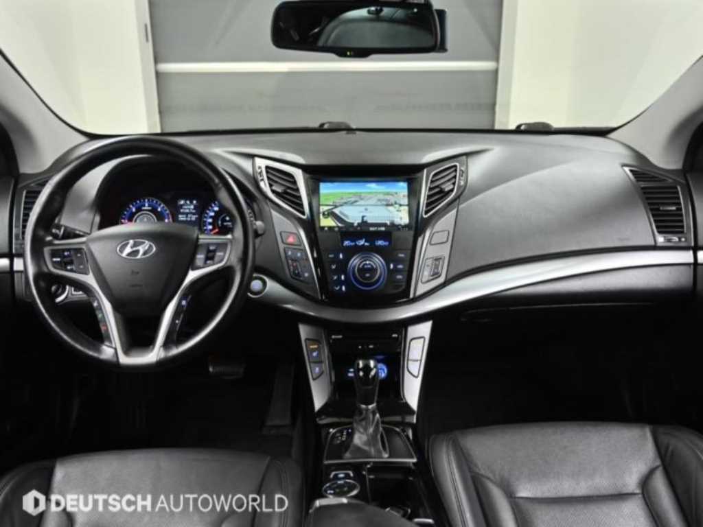 HYUNDAI i40 - Vista 7