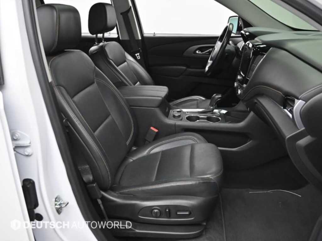 Chevrolet Travers - Vista 10