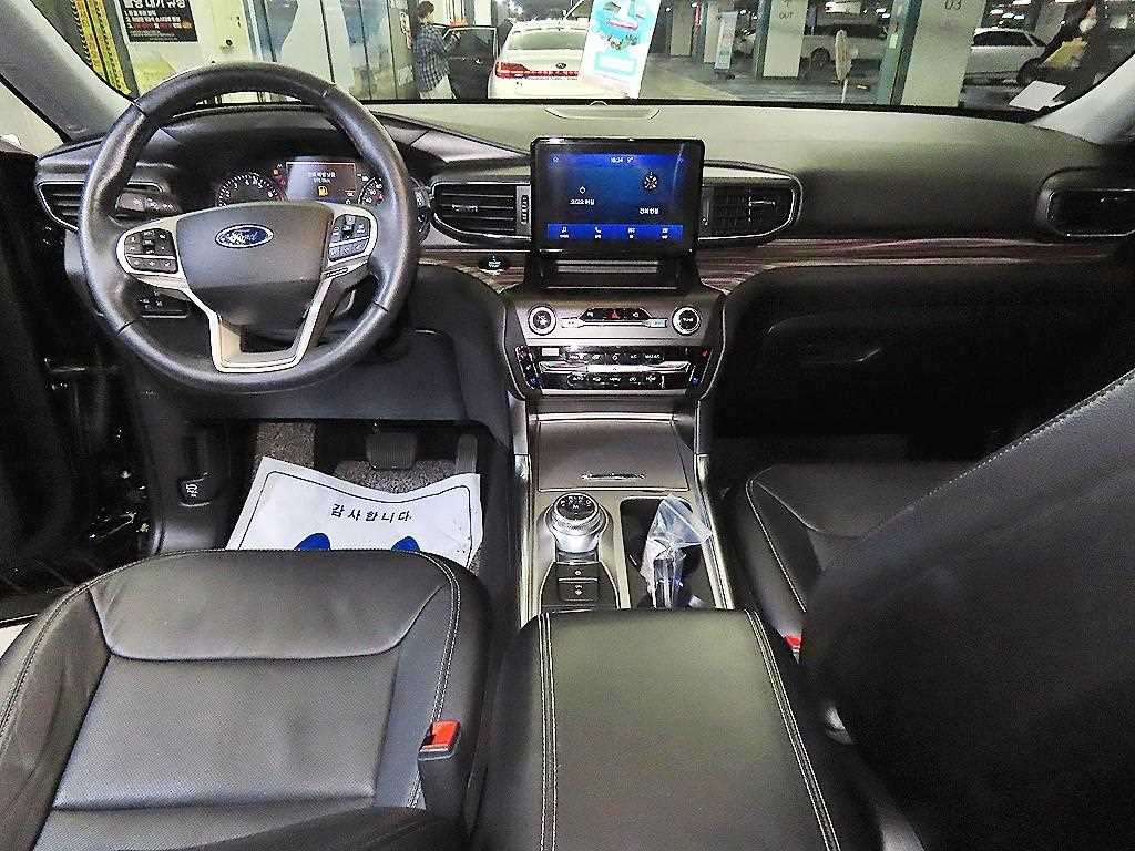 Ford Explorer - Vista 10