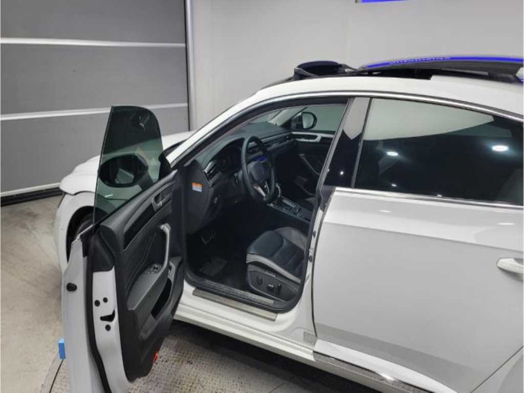 Volkswagen Arteon - Vista 5