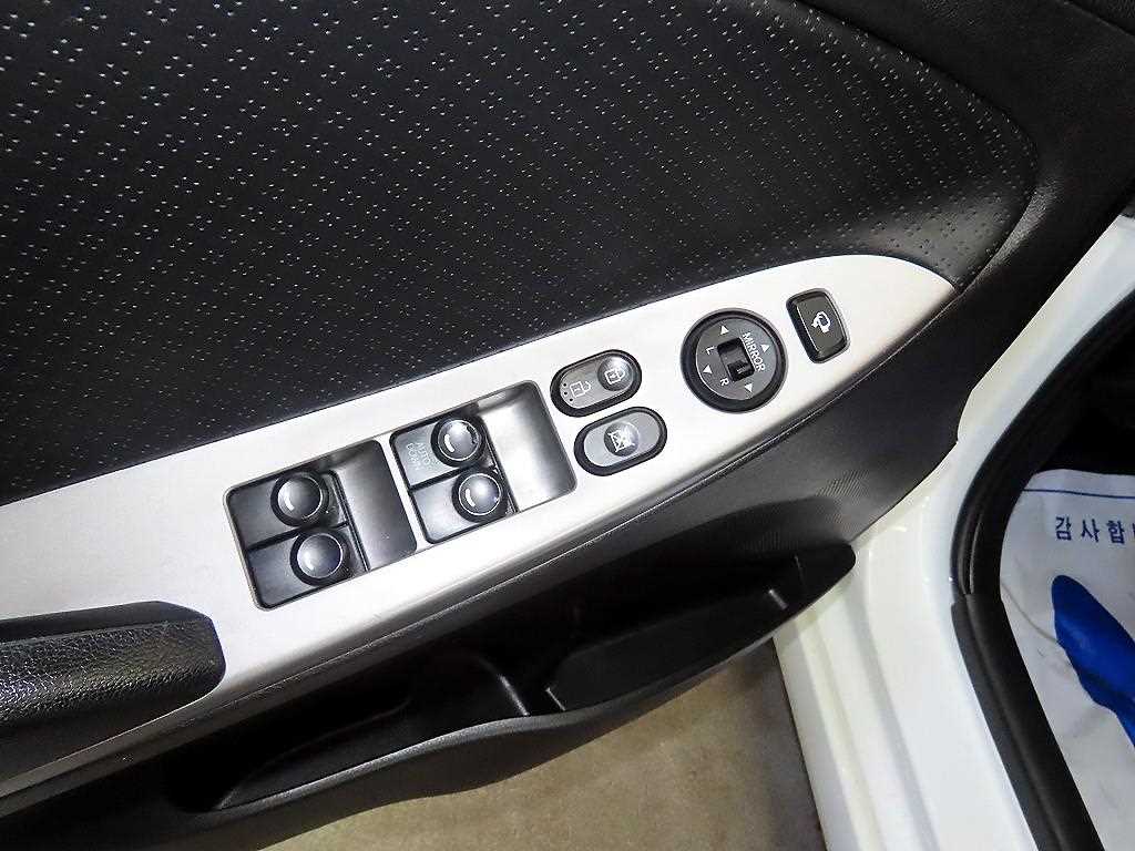 HYUNDAI Accent 2016 Blanco - Importación desde Corea - HF Imports Iquique - Foto 13