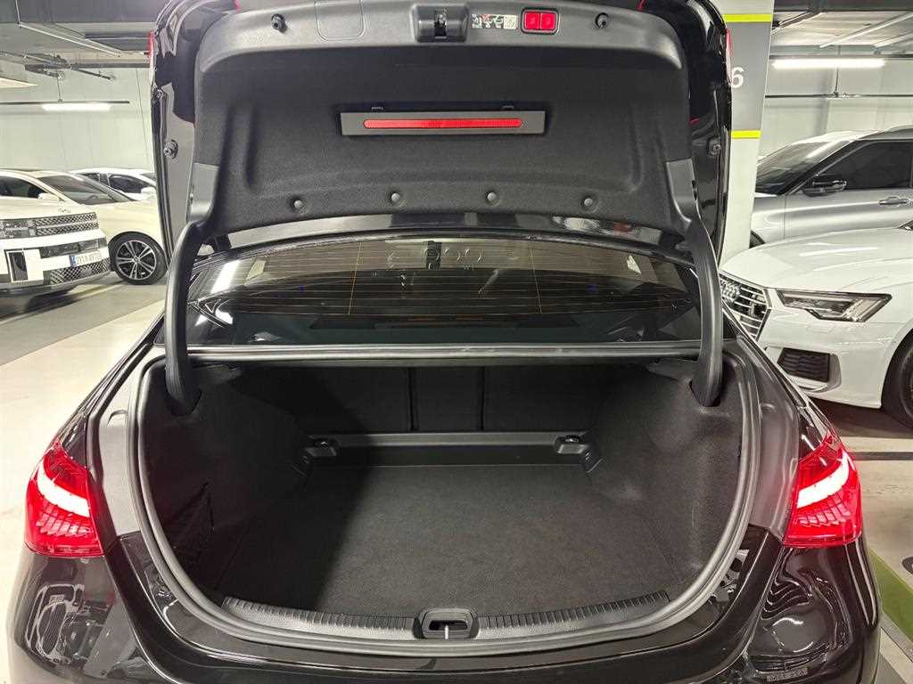 Mercedes Benz C Class 2024 Negro - Importación desde Corea - HF Imports Iquique - Foto 15