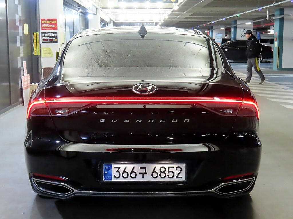 HYUNDAI Grandeur - Vista 5