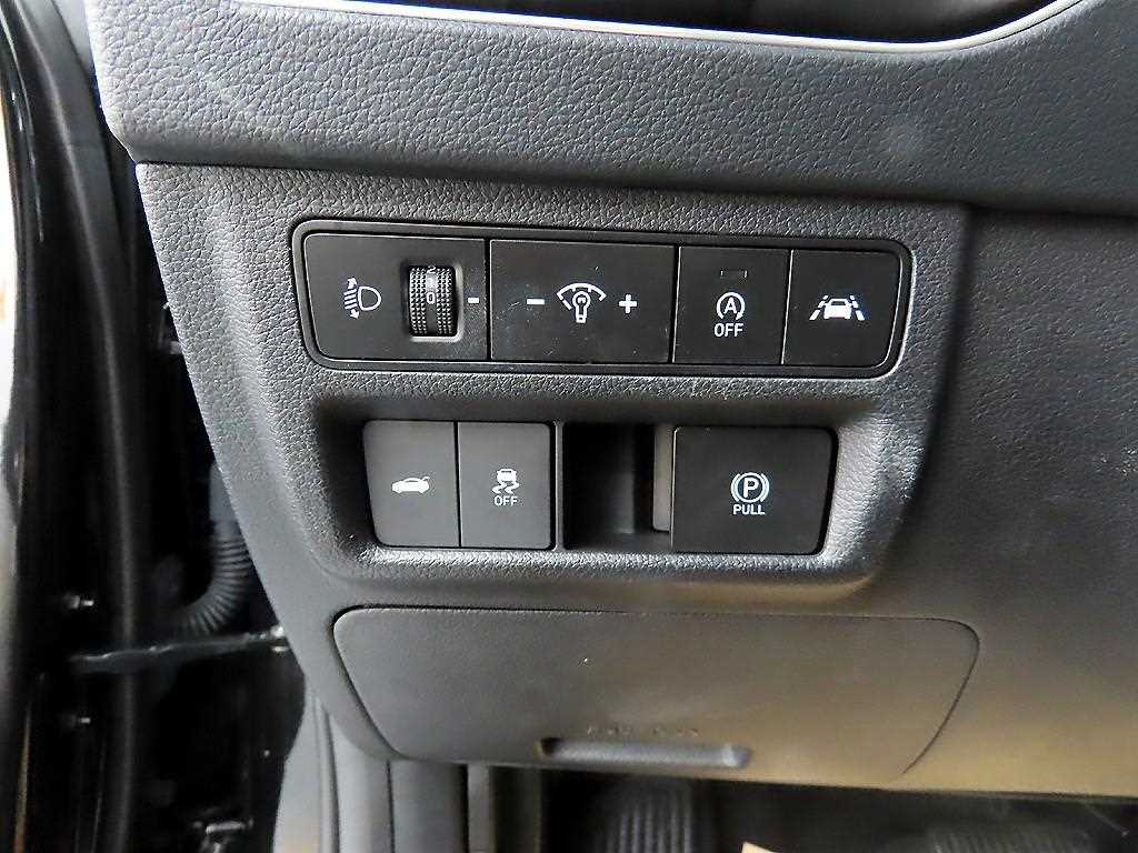 HYUNDAI Sonata - Vista 12