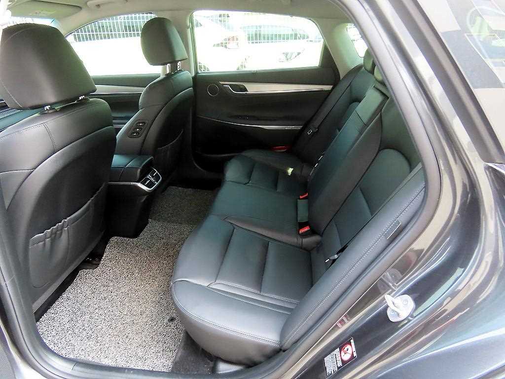 HYUNDAI Grandeur - Vista 6