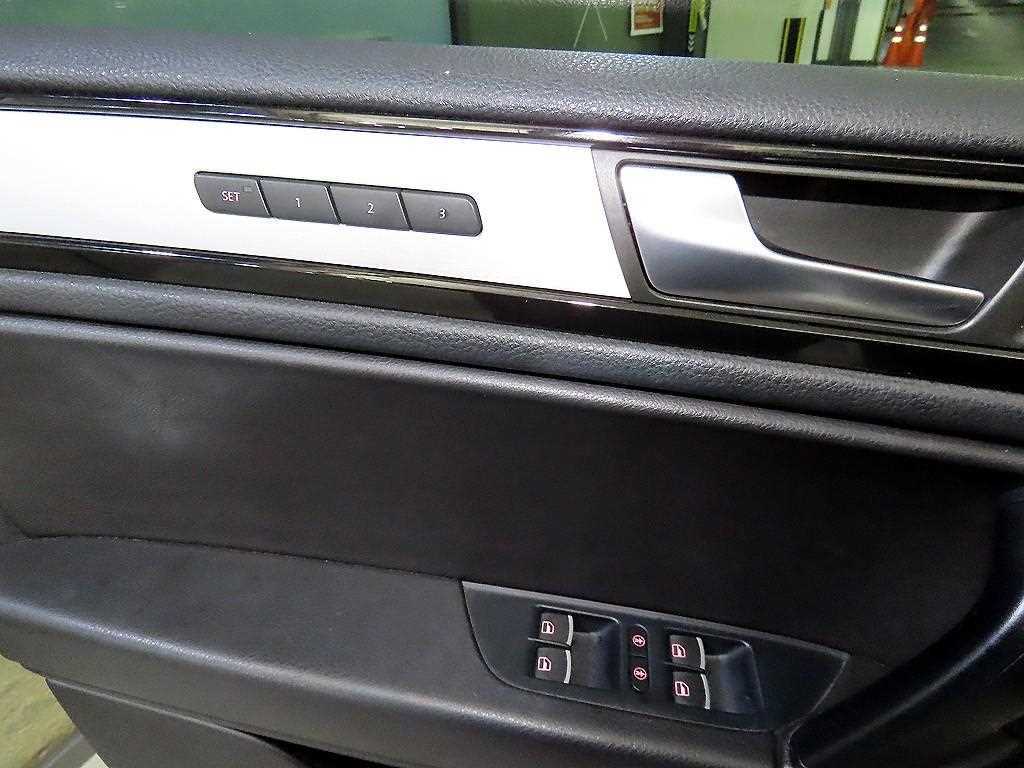 Volkswagen Touareg 2012 Blanco - Importación desde Corea - HF Imports Iquique - Foto 13