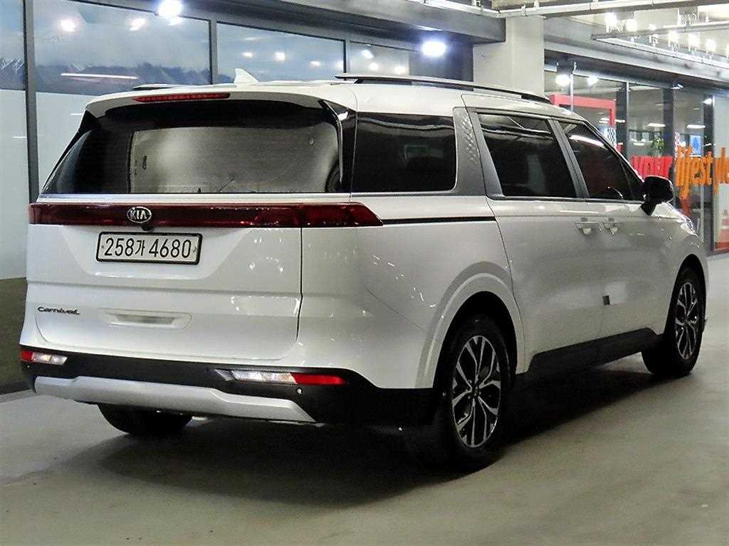 KIA Carnival - Vista 4