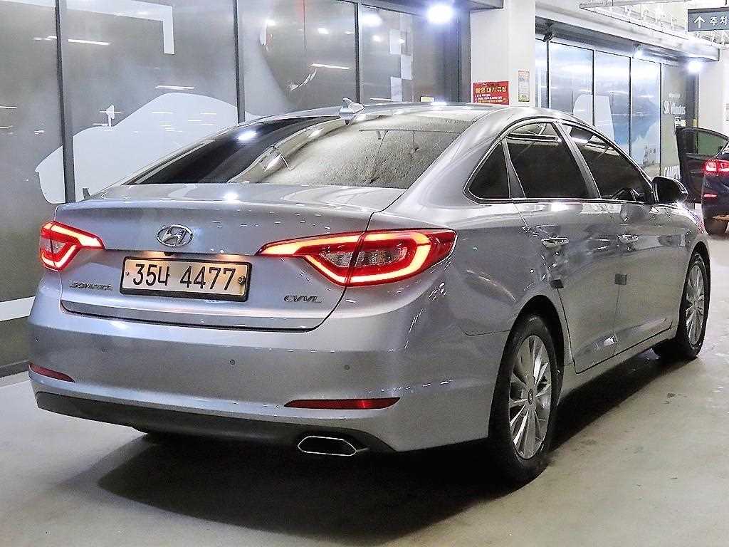 HYUNDAI Sonata - Vista 4