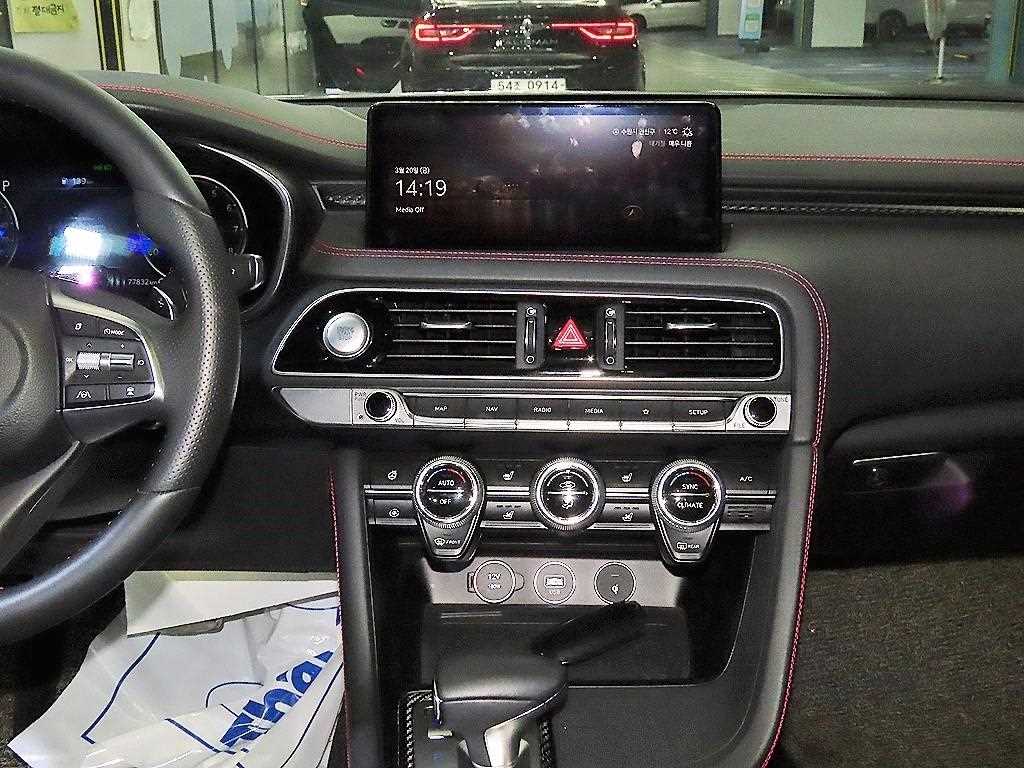 Genesis G70 - Vista 11