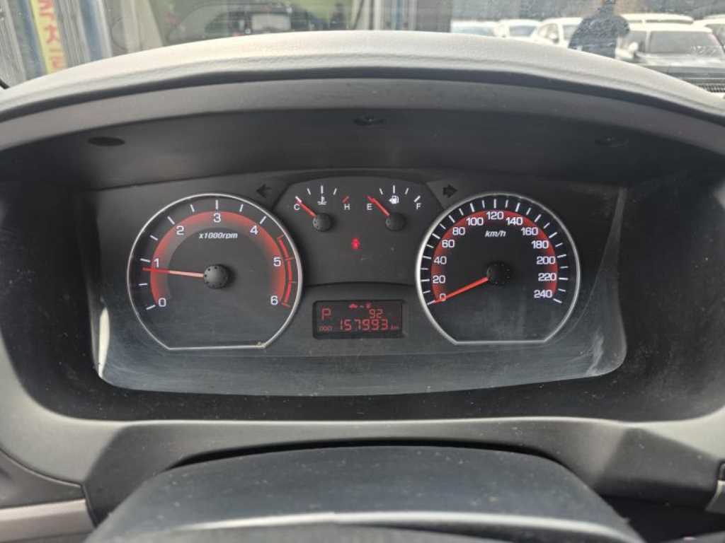 Ssangyong Korando - Vista 12