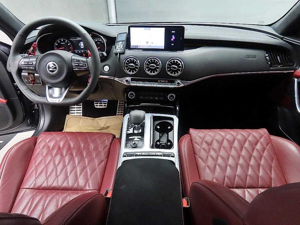 KIA Stinger - Vista 7