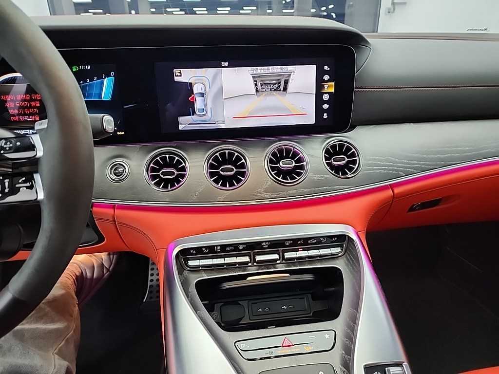 Mercedes Benz AMG GT - Vista 10