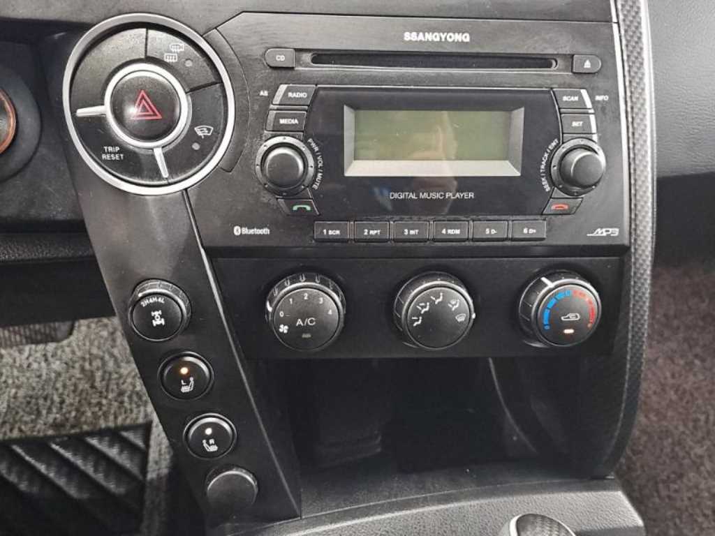 Ssangyong Korando - Vista 12