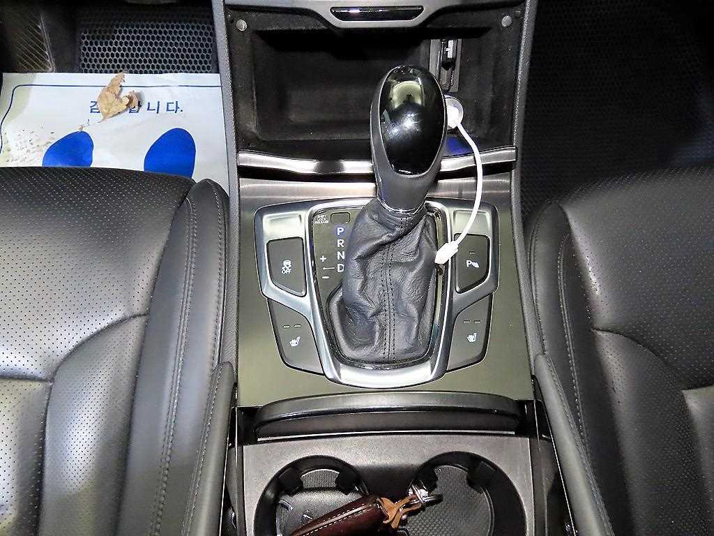 HYUNDAI Grandeur - Vista 12