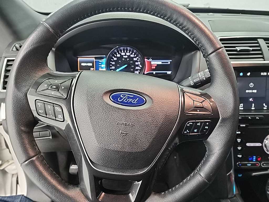 Ford Explorer - Vista 9