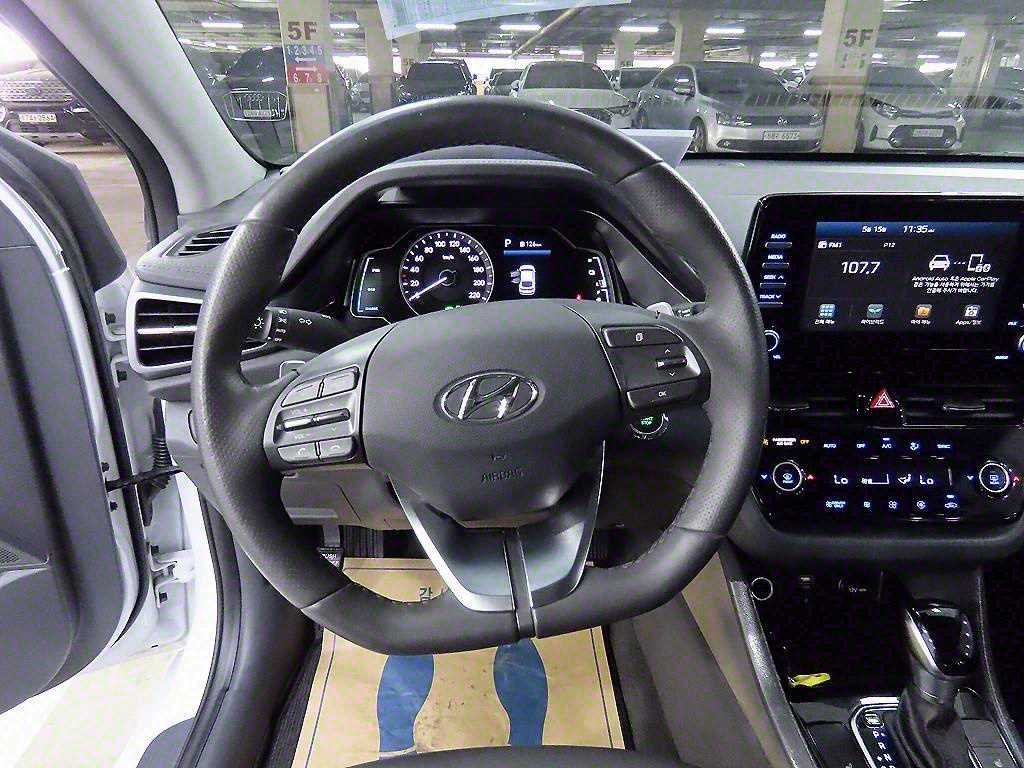 HYUNDAI Ioniq - Vista 9