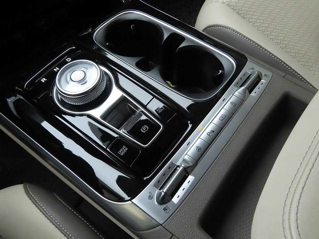 KIA Carnival - Vista 10