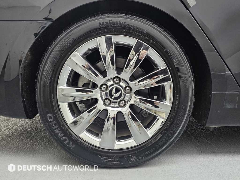 HYUNDAI Equus - Vista 5