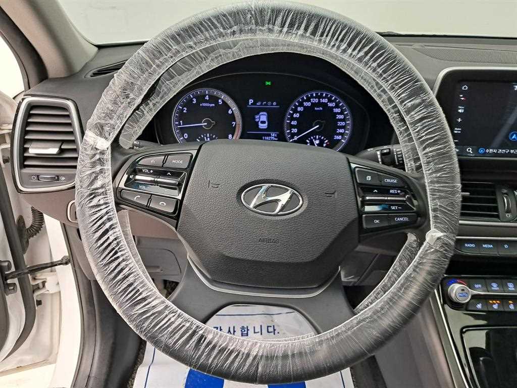 HYUNDAI Grandeur - Vista 7