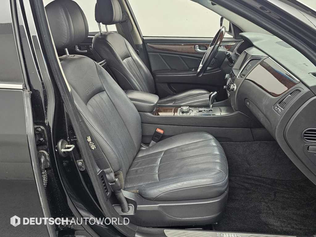 HYUNDAI Equus - Vista 10