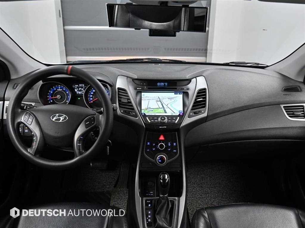 HYUNDAI Avante - Vista 7