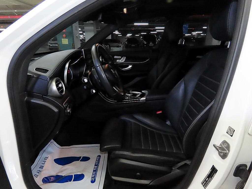 Mercedes Benz GLC Class - Vista 6