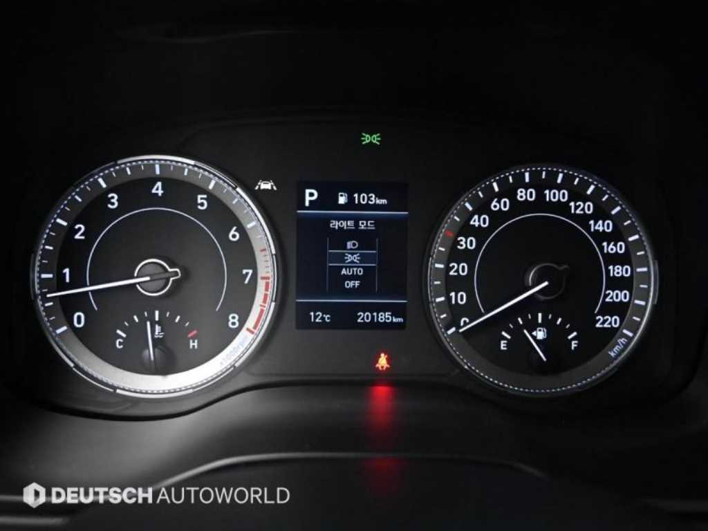 HYUNDAI Venue - Vista 6