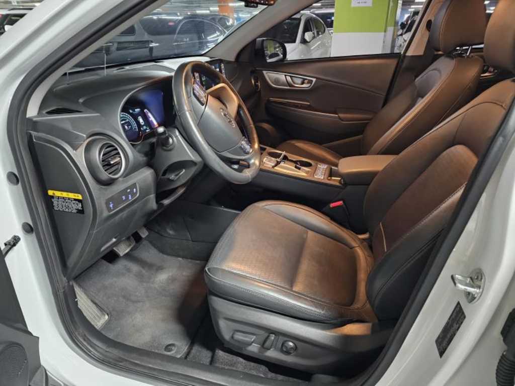 HYUNDAI Kona - Vista 12
