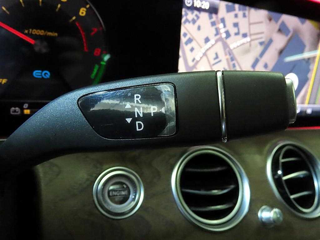 Mercedes Benz E class - Vista 12